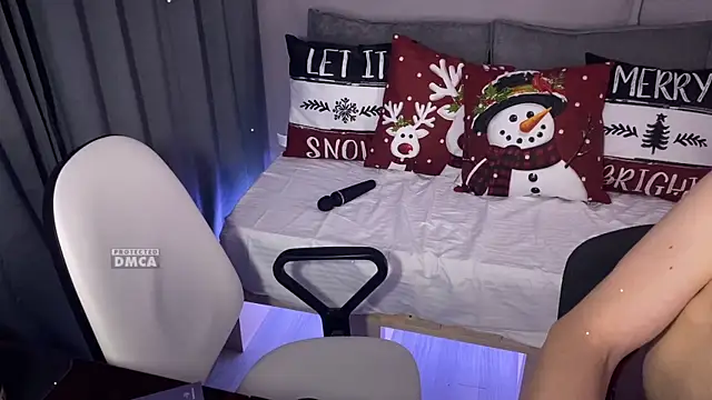 cutemilana sexwife online show from December 15, 2025, 4:46 pm