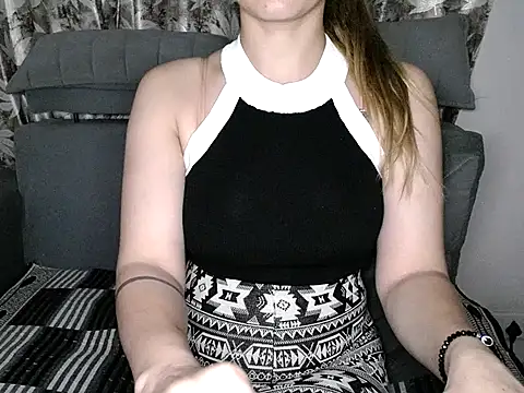 niya-cute online show from October 3, 2025, 6:31 pm