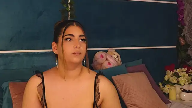 ZoeBellee online show from September 16, 2025, 9:16 pm