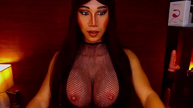 Snapshot of JayeTan chatting on October 3, 2025, 11:45 am JayeTan online show from October 3, 2025, 11:45 am