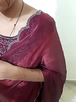 Snapshot of Naira-Tripathi chatting on October 19, 2025, 9:01 am Naira-Tripathi online show from October 19, 2025, 9:01 am