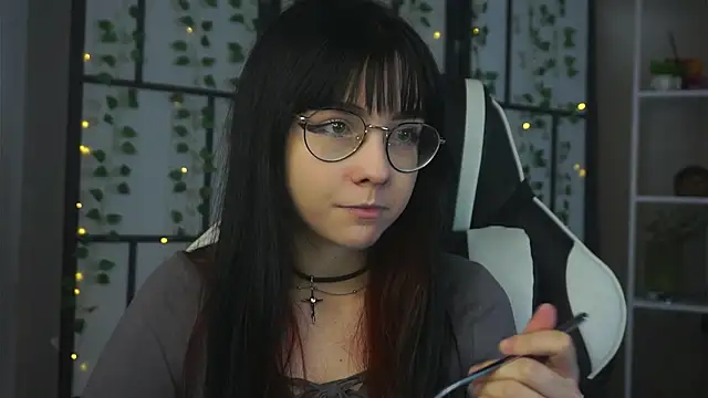 Snapshot of BereniceBattersby chatting on October 6, 2025, 8:53 pm BereniceBattersby online show from October 6, 2025, 8:53 pm