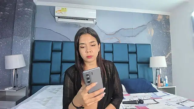 Snapshot of lady_kiinky chatting on September 28, 2025, 7:32 pm lady kiinky online show from September 28, 2025, 7:32 pm