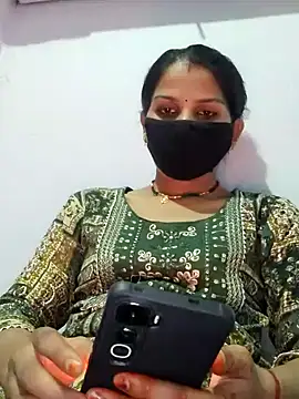 poojam93 online show from October 18, 2025, 3:58 pm