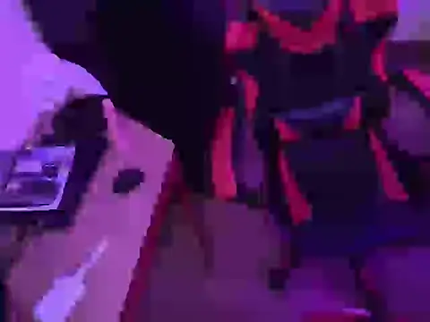 ChloeSnoww online show from September 30, 2025, 3:23 am