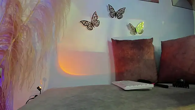 Snapshot of ari_rouse chatting on September 15, 2025, 2:39 pm ari rouse online show from September 15, 2025, 2:39 pm