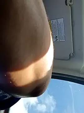 Snapshot of sarahkat86 chatting on October 3, 2025, 8:43 pm sarahkat86 online show from October 3, 2025, 8:43 pm