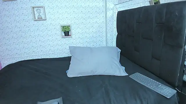 lisa logan online show from February 28, 2026, 4:45 am