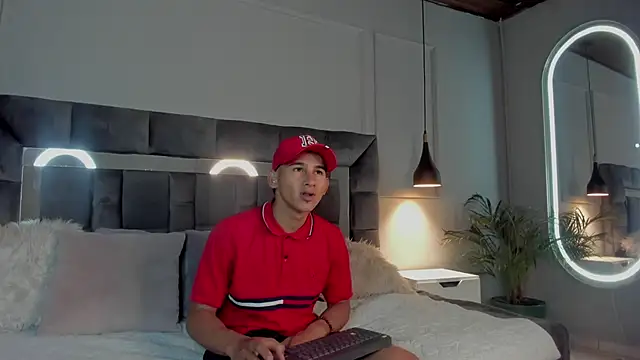 Jade rey  online show from February 22, 2026, 4:26 am