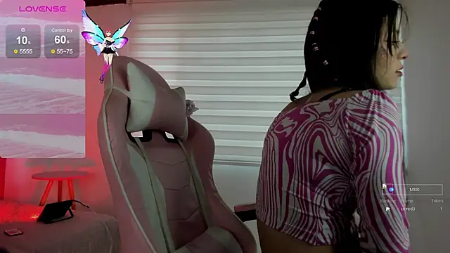 Snapshot of Jade_rey_ chatting on September 19, 2025, 8:35 pm Jade rey  online show from September 19, 2025, 8:35 pm