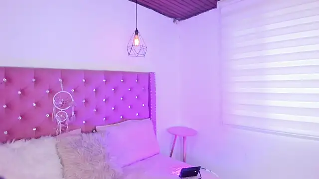 Snapshot of Jade_rey_ chatting on September 15, 2025, 8:20 pm Jade rey  online show from September 15, 2025, 8:20 pm