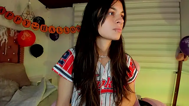 Snapshot of Jade_rey_ chatting on October 28, 2025, 3:51 am Jade rey  online show from October 28, 2025, 3:51 am