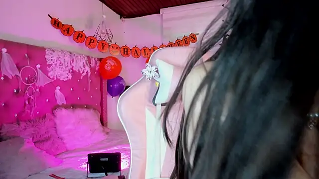 Snapshot of Jade_rey_ chatting on October 18, 2025, 9:06 pm Jade rey  online show from October 18, 2025, 9:06 pm