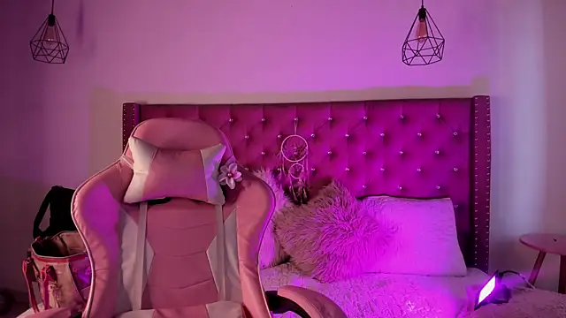 Snapshot of Jade_rey_ chatting on September 25, 2025, 8:37 pm Jade rey  online show from September 25, 2025, 8:37 pm