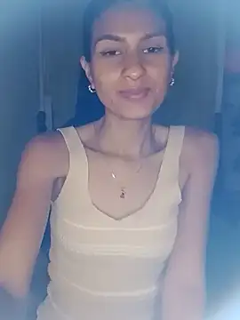 Snapshot of Zohara_Lpe22 chatting on October 3, 2025, 10:55 pm Zohara Lpe22 online show from October 3, 2025, 10:55 pm