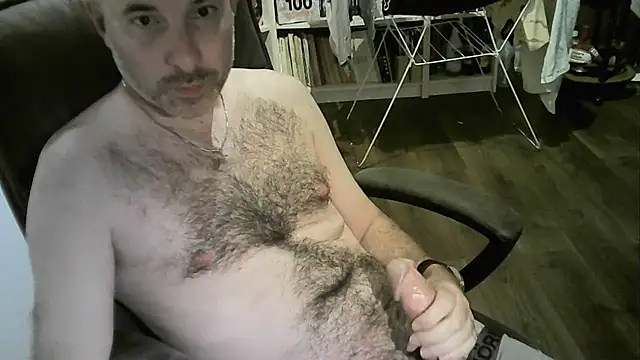 Snapshot of Chrisprngr chatting on July 13, 2026, 3:11 pm Chrisprngr online show from July 13, 2026, 3:11 pm