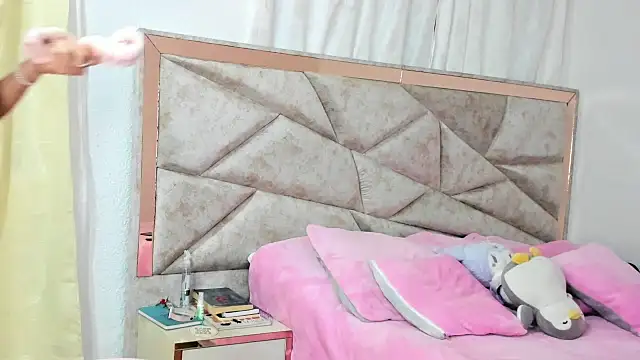 Snapshot of kendal_hot01 chatting on September 29, 2025, 9:20 pm kendal hot01 online show from September 29, 2025, 9:20 pm