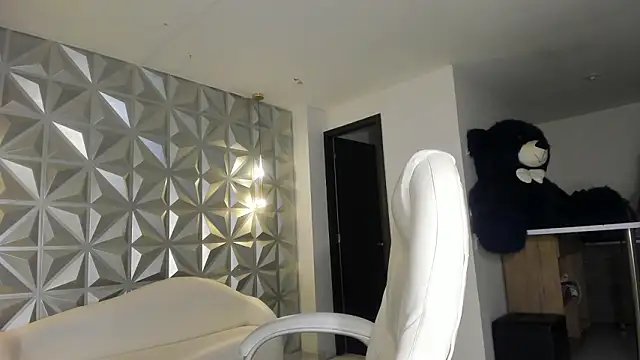 hellen tease online show from February 28, 2026, 2:17 pm