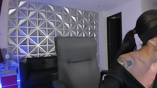 Snapshot of hellen_tease chatting on September 20, 2025, 12:43 pm hellen tease online show from September 20, 2025, 12:43 pm