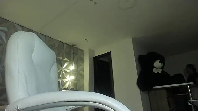 hellen tease online show from March 9, 2026, 12:41 pm