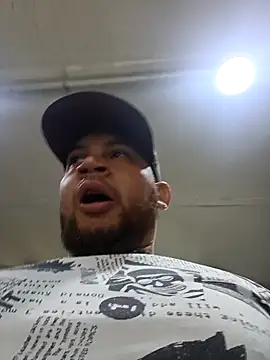 Catire10  online show from November 28, 2025, 3:23 pm