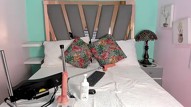 Snapshot of little_lemmons_ chatting on October 27, 2025, 2:40 pm little lemmons online show from October 27, 2025, 2:40 pm