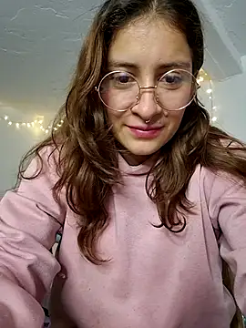 aytanna torrez online show from December 3, 2025, 12:37 pm