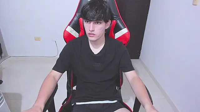 Snapshot of eren_188 chatting on December 14, 2025, 7:41 pm eren 188 online show from December 14, 2025, 7:41 pm