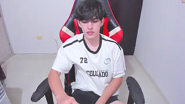 Snapshot of eren_188 chatting on December 18, 2025, 3:55 am eren 188 online show from December 18, 2025, 3:55 am