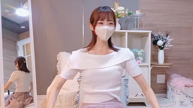 Mio-xoxo online show from September 18, 2025, 10:51 am
