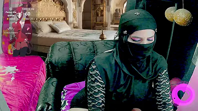 Snapshot of SultanaLayla chatting on October 16, 2025, 8:28 pm SultanaLayla online show from October 16, 2025, 8:28 pm