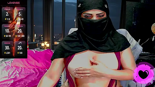 SultanaLayla online show from February 9, 2026, 8:07 pm