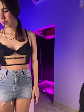 alejandrodolls online show from February 13, 2026, 7:58 pm