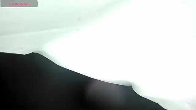 Snapshot of sweet__vanessa1 chatting on November 6, 2025, 3:43 am sweet vanessa1 online show from November 6, 2025, 3:43 am