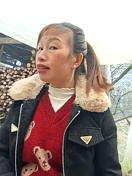 ngocngoc cute online show from February 21, 2026, 2:02 am