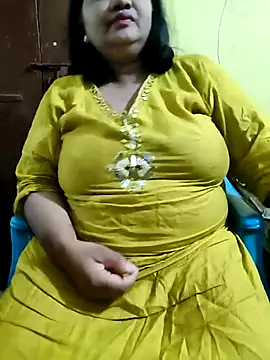 Snapshot of Swapna_Hyd chatting on October 21, 2025, 4:01 am Swapna Hyd online show from October 21, 2025, 4:01 am