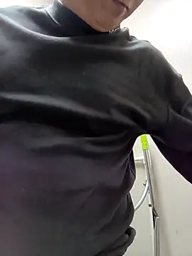 Snapshot of CWQ123 chatting on October 11, 2025, 8:26 am CWQ123 online show from October 11, 2025, 8:26 am