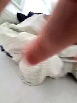 lebonfeu online show from September 13, 2025, 3:34 pm