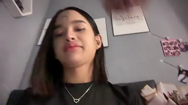 Snapshot of lelasohna chatting on February 18, 2026, 12:23 pm lelasohna online show from February 18, 2026, 12:23 pm