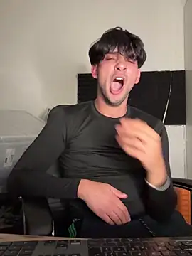 Snapshot of Gipsyboysteve chatting on October 13, 2025, 10:54 pm Gipsyboysteve online show from October 13, 2025, 10:54 pm