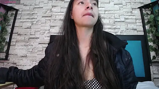 Snapshot of maily_can chatting on September 13, 2025, 12:38 pm maily can online show from September 13, 2025, 12:38 pm