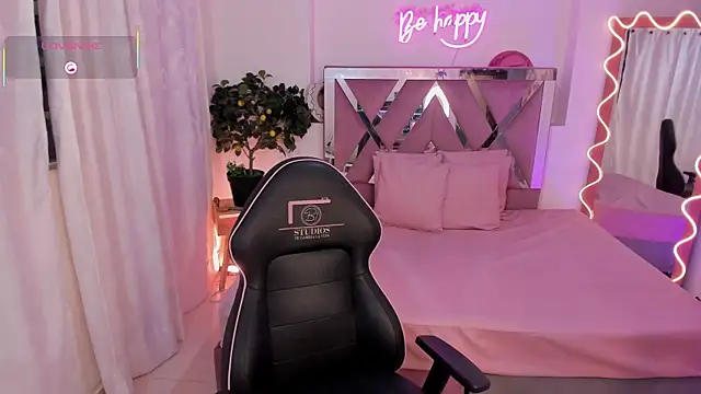 Snapshot of Shinedark_tay1 chatting on October 11, 2025, 3:07 am Shinedark tay1 online show from October 11, 2025, 3:07 am