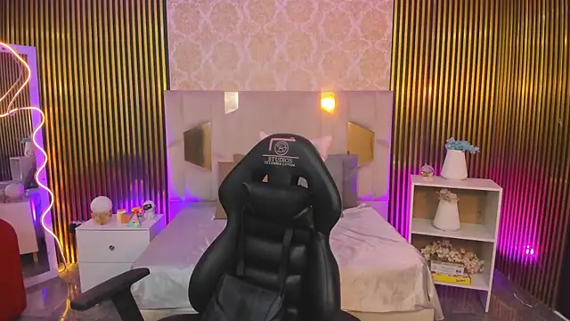 Snapshot of Shinedark_tay1 chatting on September 11, 2025, 3:28 am Shinedark tay1 online show from September 11, 2025, 3:28 am