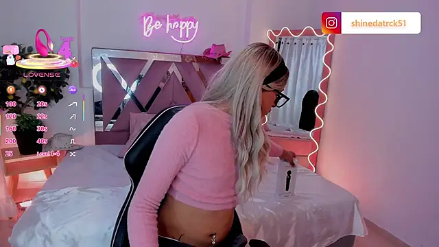 Snapshot of Shinedark_tay1 chatting on September 27, 2025, 3:34 am Shinedark tay1 online show from September 27, 2025, 3:34 am