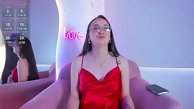 selene swee online show from September 17, 2025, 5:48 pm