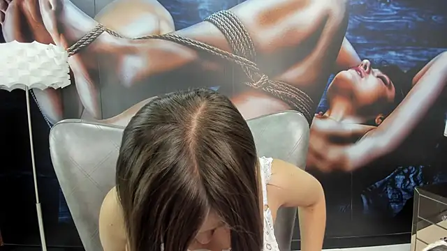 miss   salome online show from October 1, 2025, 11:03 am