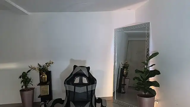 Snapshot of Wyatt_Rose chatting on September 28, 2025, 10:17 pm Wyatt Rose online show from September 28, 2025, 10:17 pm