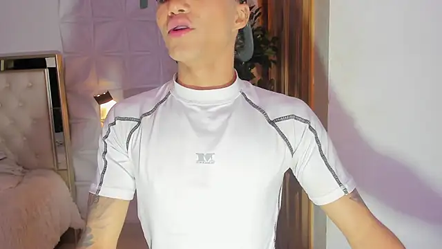 Wyatt Rose online show from November 27, 2025, 3:40 am