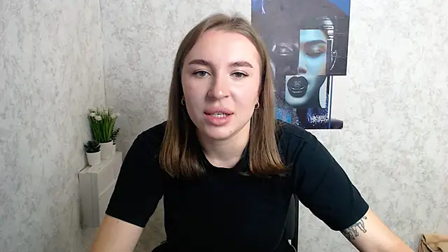 JuliaTopp  online show from September 27, 2025, 8:20 am