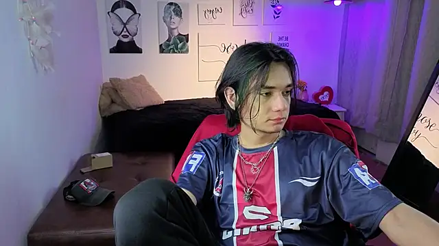 davoxer online show from February 8, 2026, 3:37 am